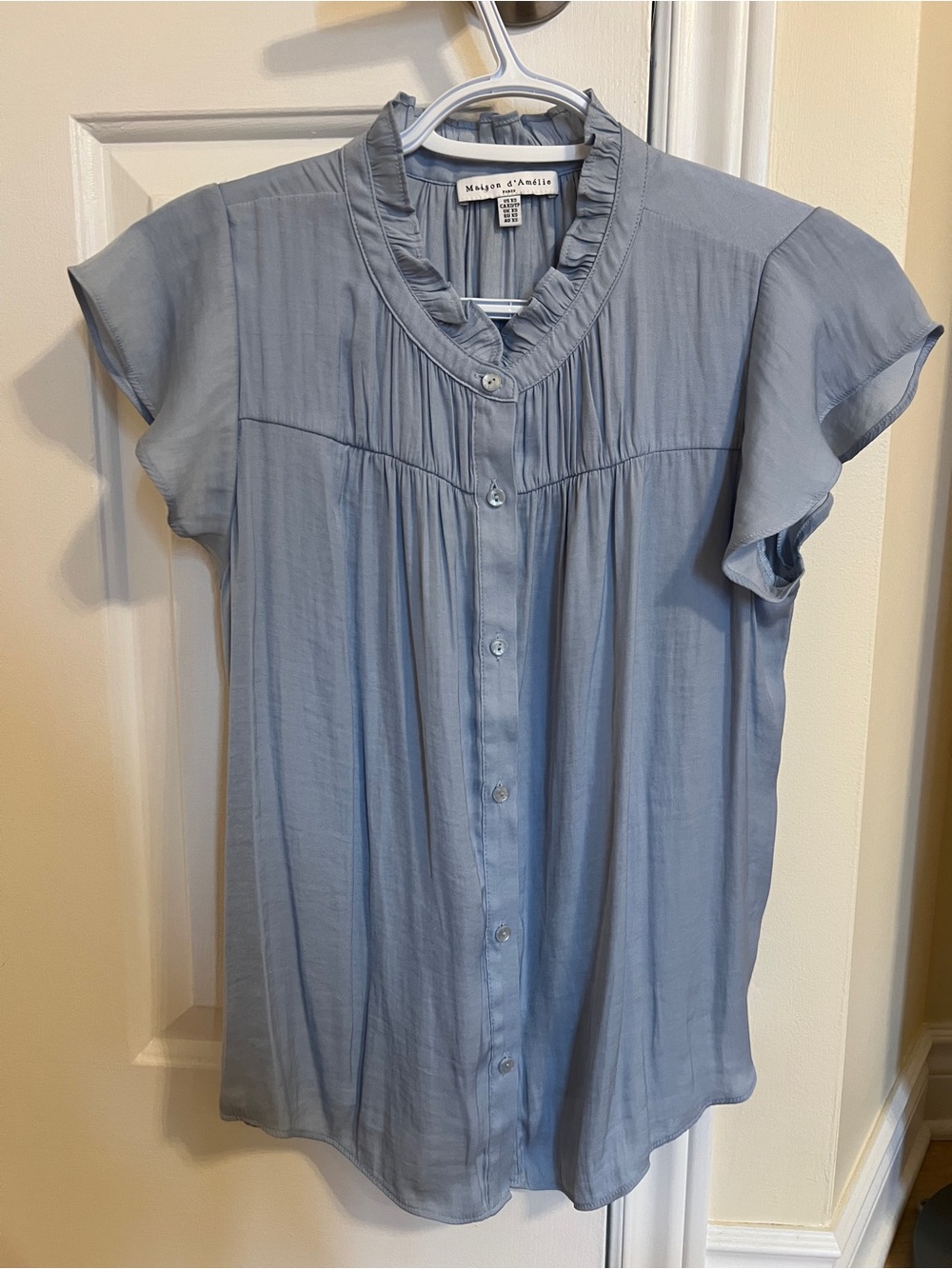 Light Blue Ruffle Collar Button-Front Blouse XS